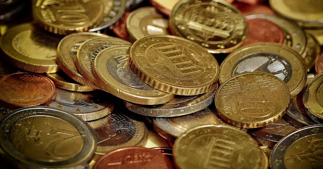 Laut einer Bundesbank-Studie zahlen immer weniger Menschen mit Bargeld