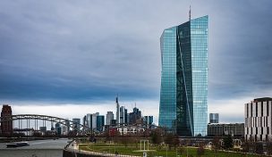 EZB-Vertreter öffnen Tür für  Zinssenkungen