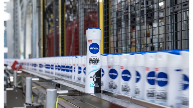 Eine Beiersdorf Produktion eines Nivea Deo