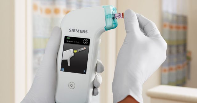 Ein Xprecia Stride Coagulation Analyzer von Siemens Healthcare