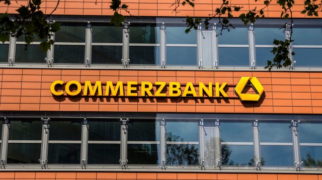 Commerzbank Logo in Hamburg
