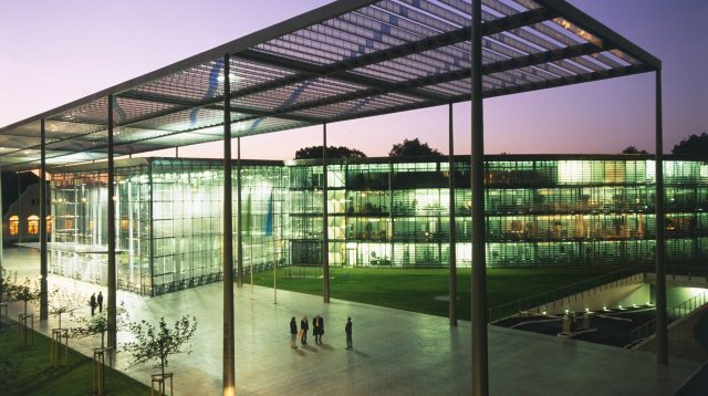 Die Konzernzentrale der Bayer AG in Leverkusen, Deutschland