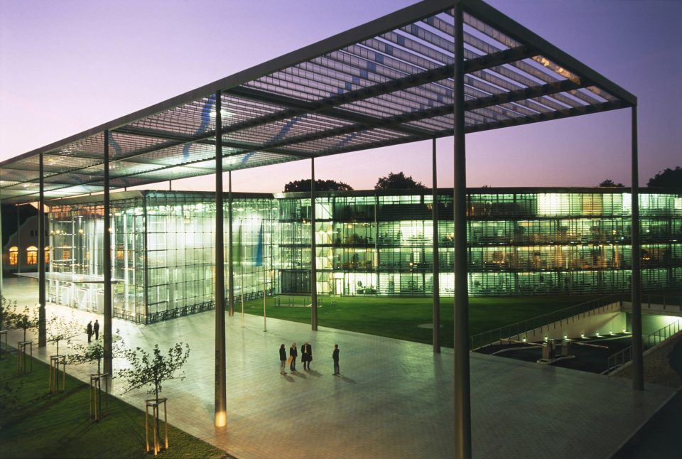 Die Konzernzentrale der Bayer AG in Leverkusen, Deutschland