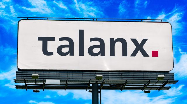 Schild mit dem talanx Logo