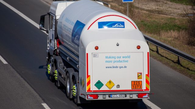 Linde-LKW auf deutscher Autobahn