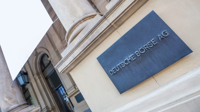Das Logo der Deutschen Börse in Frankfurt am Main, Deutschland