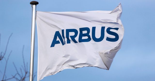 Airbus-Fahne am Werk in Finkenwerder, Hamburg