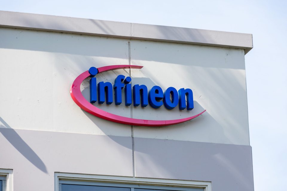 Infineon-Schild am Hauptsitz im Silicon Valley