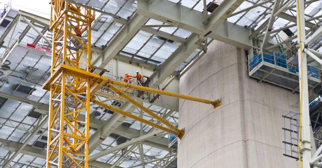 Eine Hochtief Brückenbaustelle