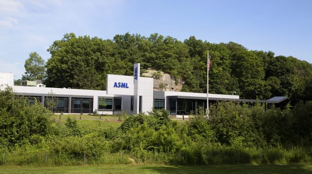 Kurznachrichten zu ASML, Elmos, JP Morgan und Sto