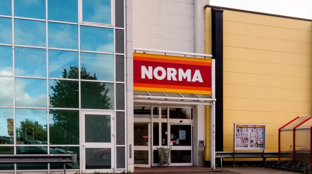 Eingang und Fassade des örtlichen NORMA-Marktes in Neuwied, Deutschland