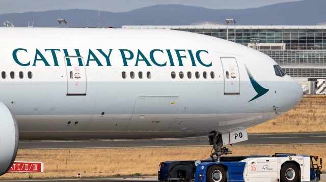 Eine Cathay Pacific Boeing 777-300
