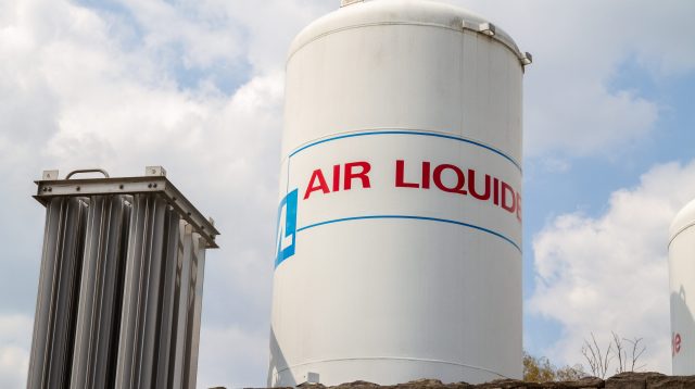 Ein Air Liquide-Gastank mit Markenlogo in Krakau, Polen