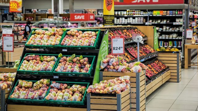 Lebensmittelgeschäft mit Obst und Gemüse