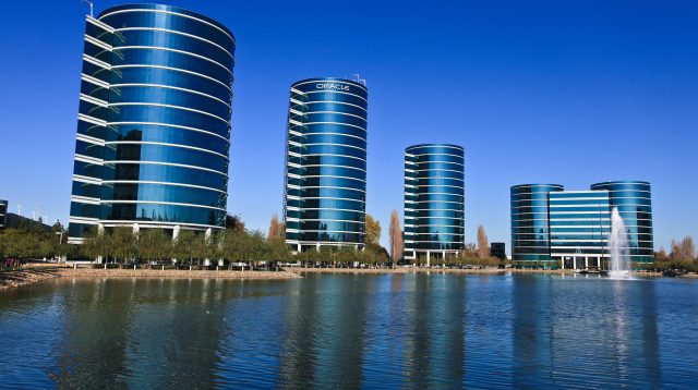 Kurznachrichten zu Oracle, Hochtief und Hermès