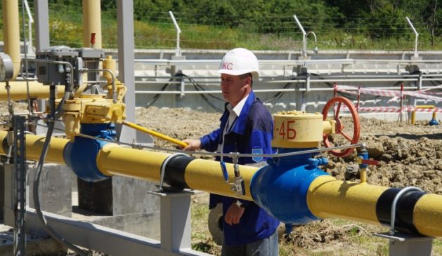 Gasfachleute von Gazprom bei der Arbeit