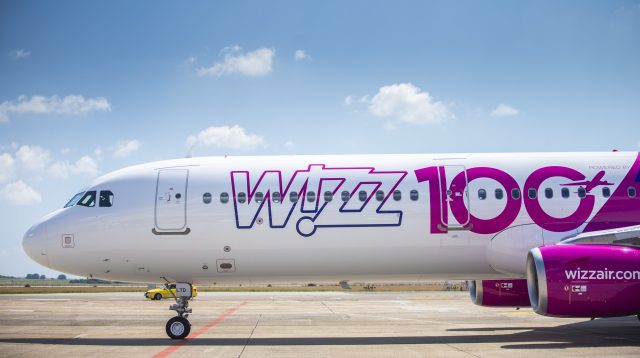 Wizz Air Schriftzug auf einem Flugzeug