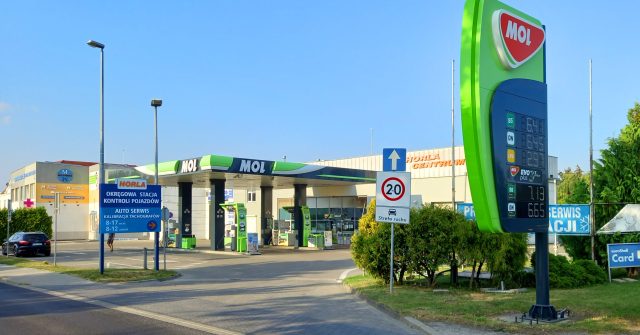 Eine Tankstelle der Mol Group