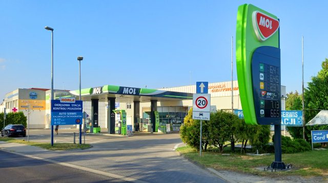 Eine Tankstelle der Mol Group