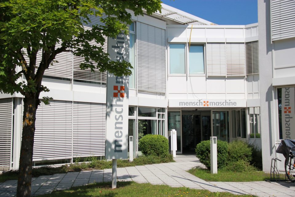 Außenansicht Hauptsitz Mensch & Maschine