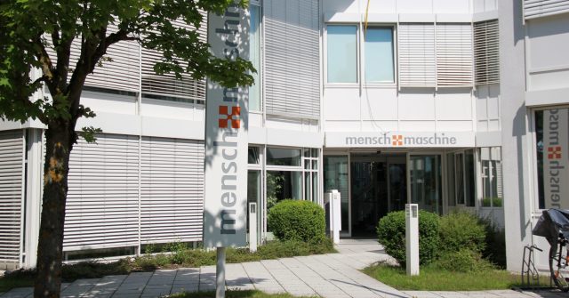 Außenansicht Hauptsitz Mensch & Maschine