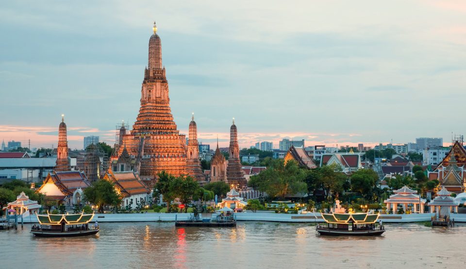Blick auf den Wat Arun Temple in Bangkok, Thailand