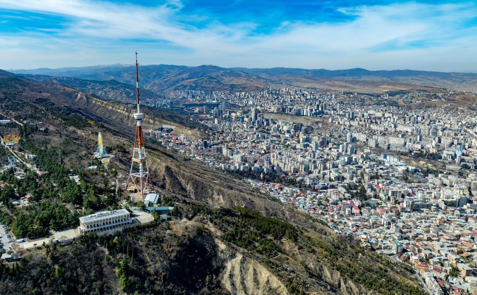 Mtatsminda Turm in Tiflis, Georgien