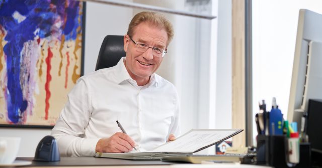 Talanx-Finanzvorstand Jan Wicke stand uns im Interview Rede und Antwort.