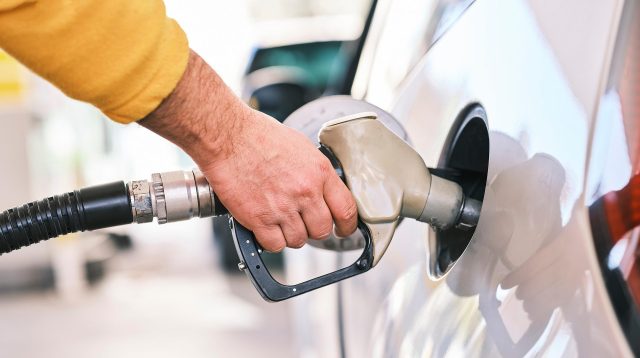 Auto wird betankt