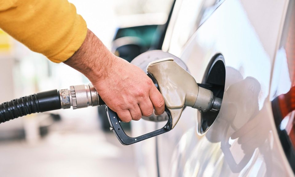 Auto wird betankt