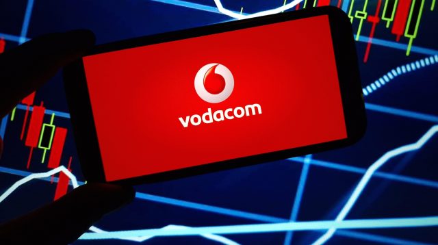 Das Vodacom-Logo auf einem Smartphone-Bildschirm