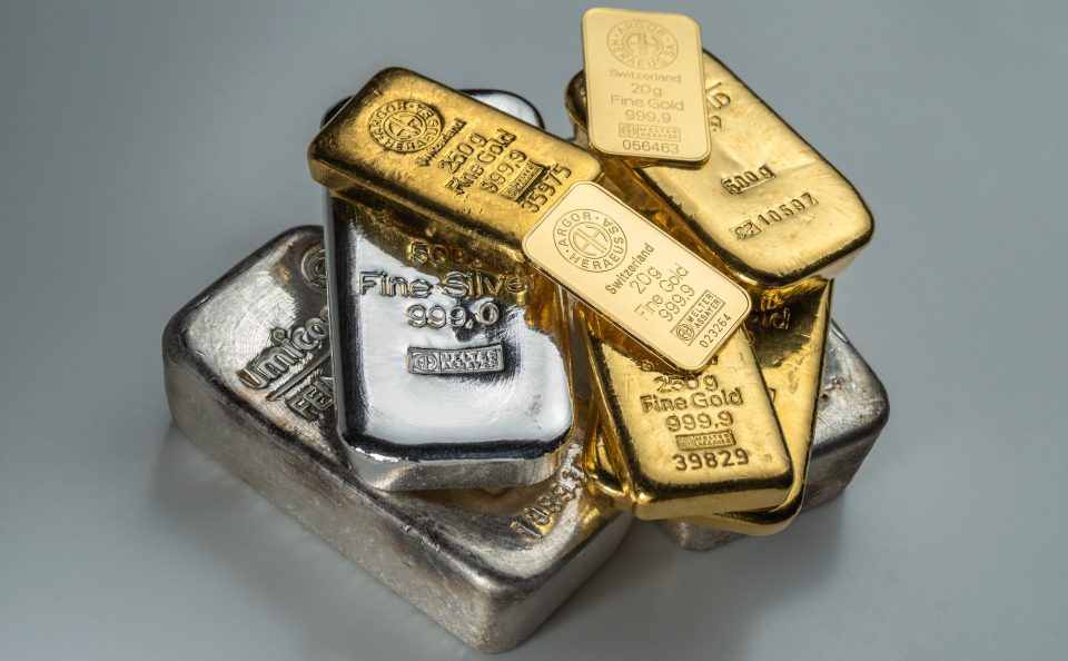 Gold- und Silberbarren