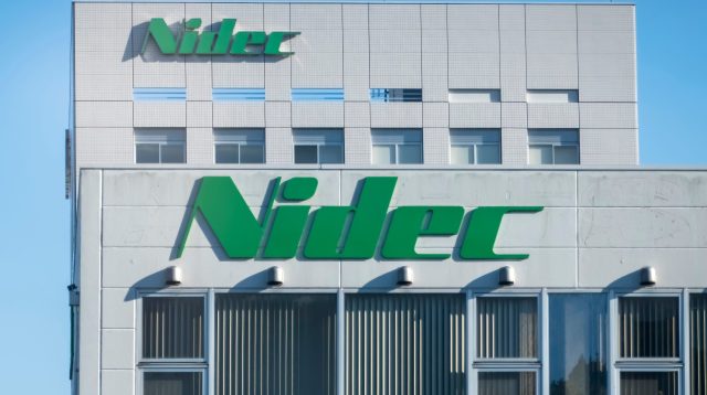 Nidec Logo an einer Fassade