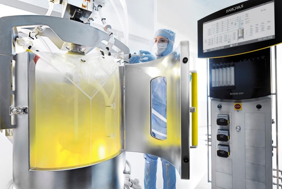 Bei der Herstellung von Medikamenten kommen Systeme von Sartorius zum Einsatz