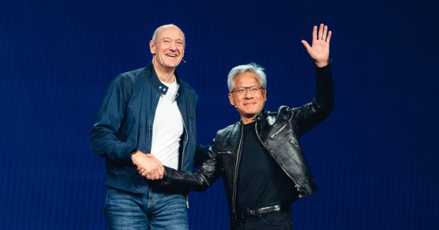 CES 2026: Siemens-CEO Roland Busch und Nvidia-CEO Jensen Huang