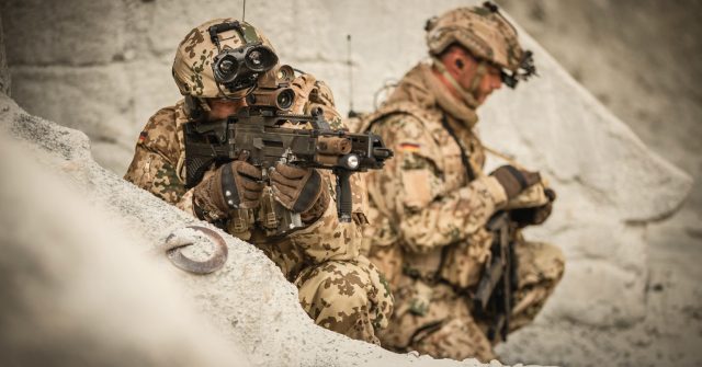 Infanterist der Zukunft. Ceotronics, Rheinmetall und Bundeswehr
