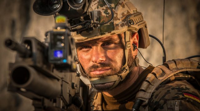 Infanterist der Zukunft. Rheinmetall und Ceotronics rüsten die Bundeswehr aus