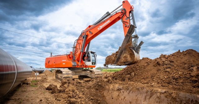 Pipeline-Bau mit Kettenbagger