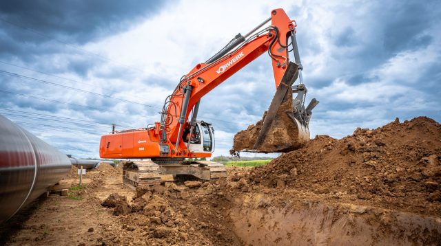 Pipeline-Bau mit Kettenbagger