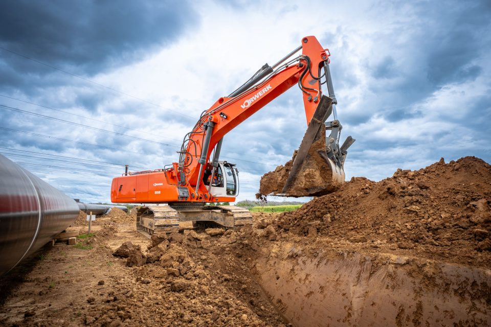 Pipeline-Bau mit Kettenbagger