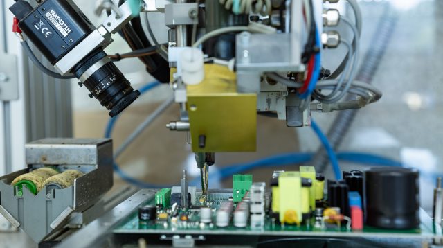 Aurora gehört zur Indus Holding und produziert Heizungs-, Lüftungs- und Klimatisierungs-Fahrzeugkomponenten
