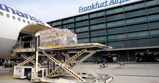 Elektro-Palettenhubwagen am Flughafen Frankfurt