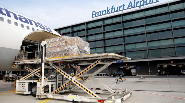 Elektro-Palettenhubwagen am Flughafen Frankfurt