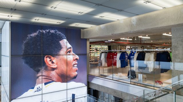 Brand Flagship Champs Elysees Paris