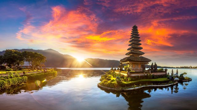 Ulun Danu Beratan Temple In Indonesien