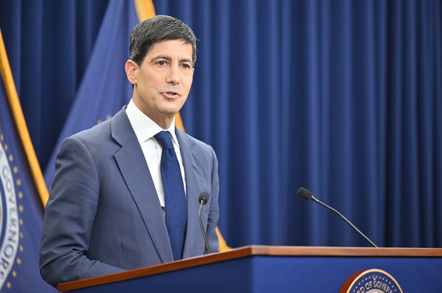 Kevin Warsh, Chairman der US-Notenbank Federal Reserve, bei einer Pressekonferenz im Juni 2026.