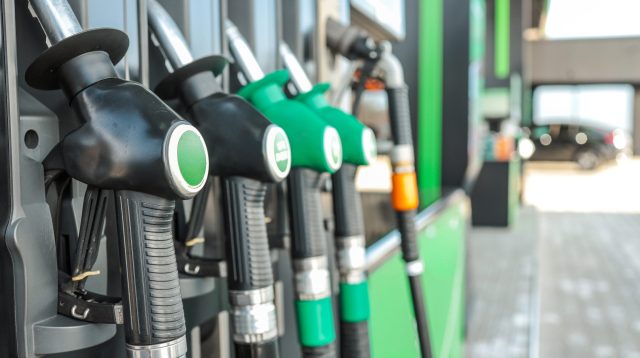Zapfsäulen an einer Tankstelle