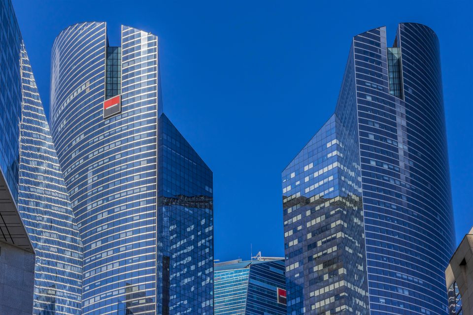 Ansicht der Zentrale der Société Générale im Viertel La Défense.