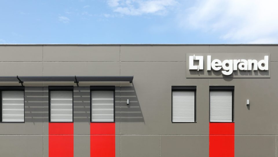 Logo von Legrand, Spezialist für Elektroinstallationsmaterial