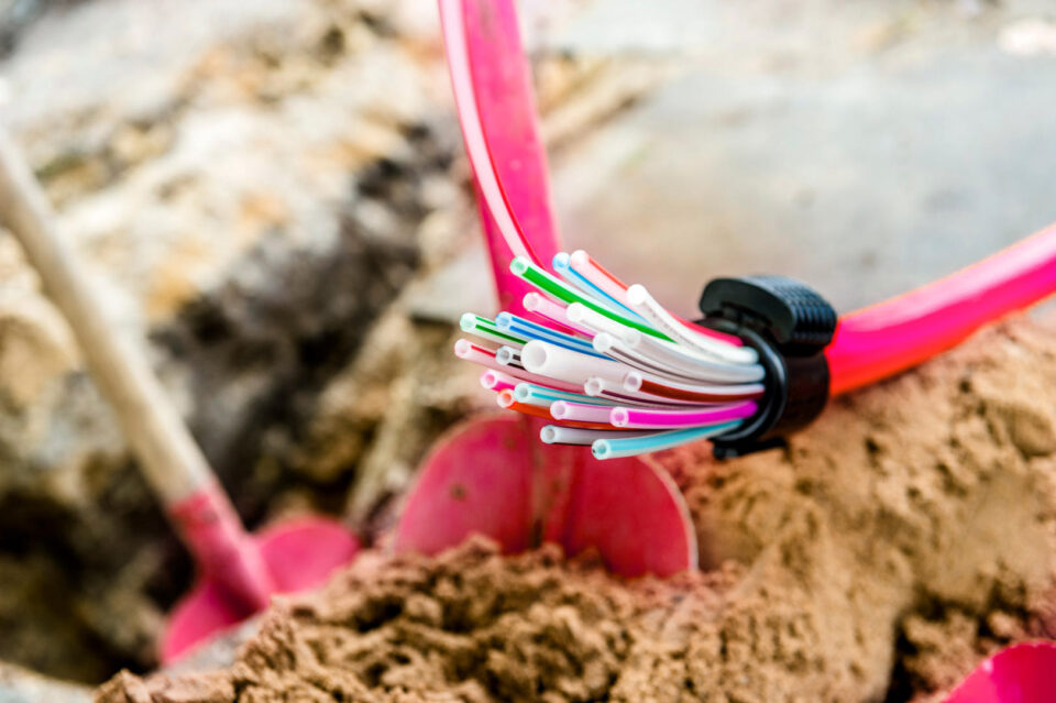 Die Deutsche Telekom treibt den Glasfaser-Netzausbau voran.